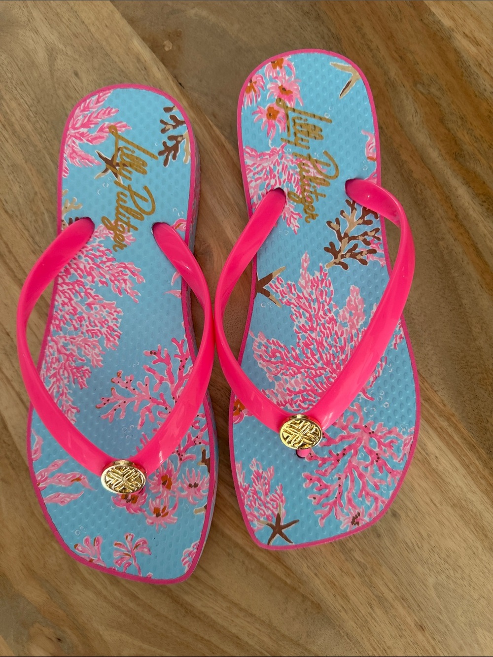 Lilly Pulitzer Hot Pink & Sky Blue Coral Print Flip Flops. New!